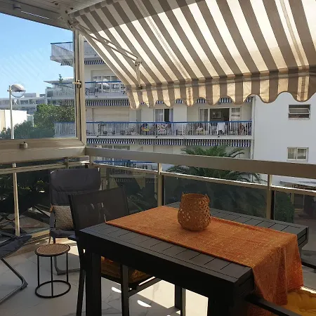Le Piree T2 Palm Beach Place De L Etang Apartment